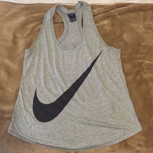NIKE everyday essential training tank!